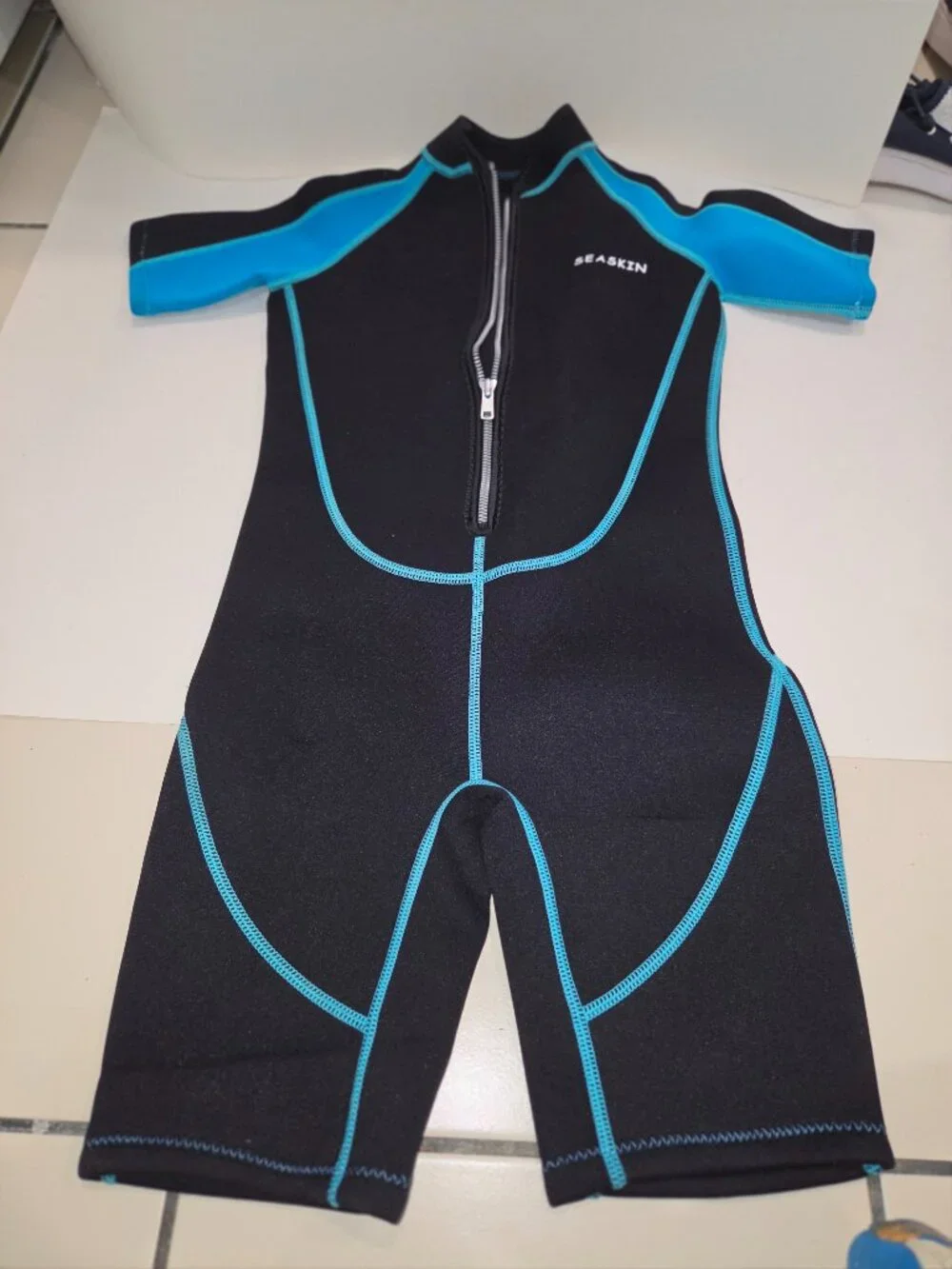 SeaSkin Wetsuit Sz 10 Youth In Great Condition w/out tags